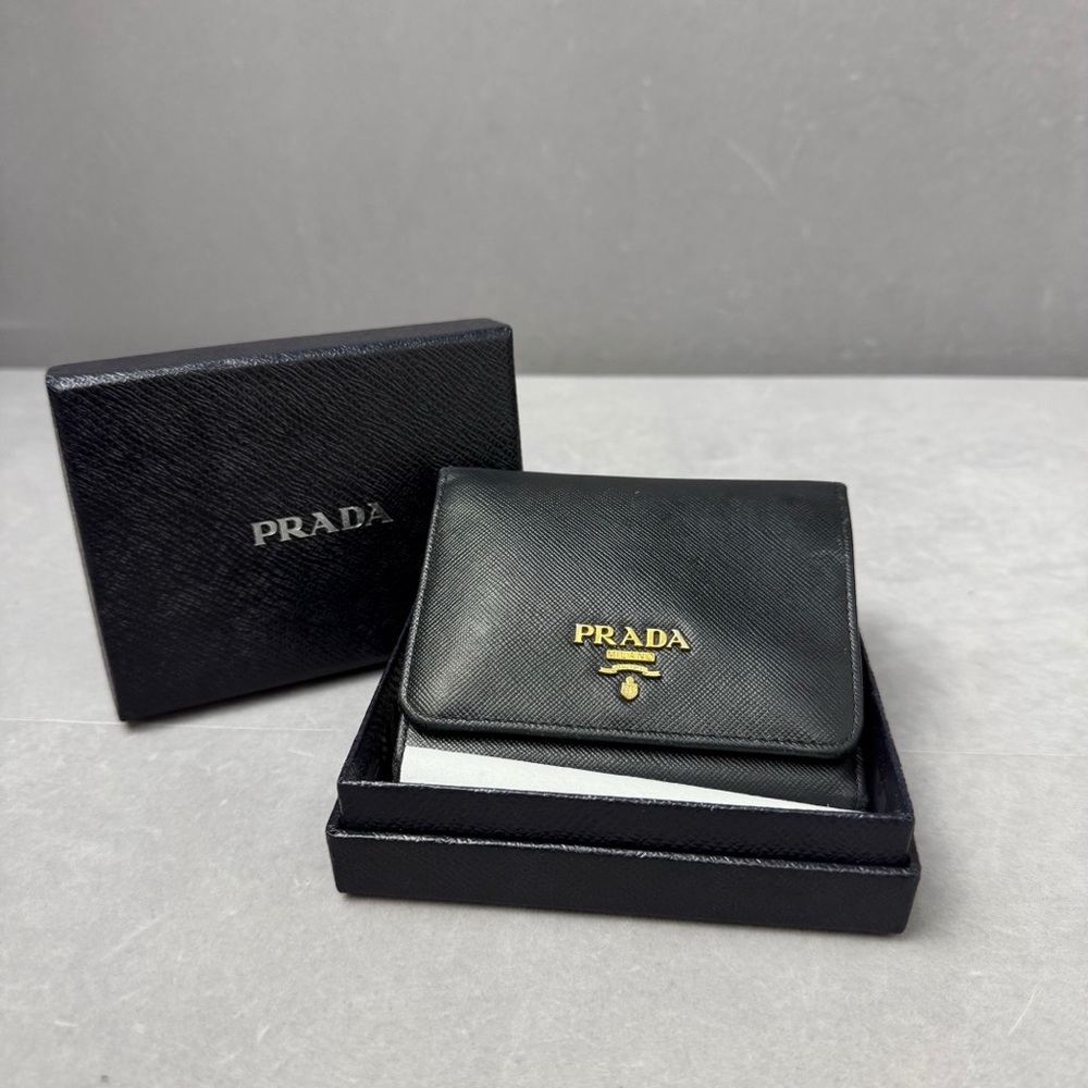 ❌sold❌🚩steal authentic Prada Black Leather Wallet